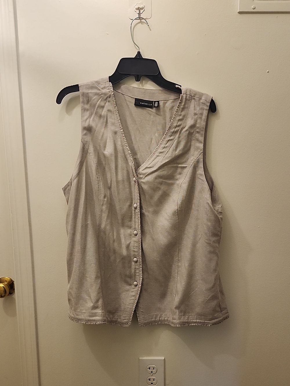 Rafaella Sleeveless Button-Front Top in Taupe